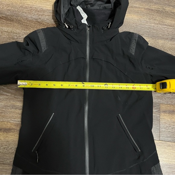 Ladies Lululemon Jacket Size 8 - Picture 13 of 13